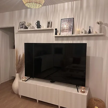 아파트 Cozy Situe A 10 Min De Aeroport De Roissy Cdg Situe A 1 Min A Pied De La Gare Rer Direction Paris Centre 20min