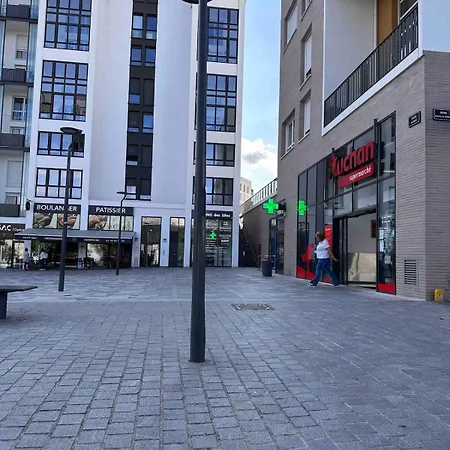 Cozy Situe A 10 Min De Aeroport De Roissy Cdg Situe A 1 Min A Pied De La Gare Rer Direction Paris Centre 20min 아파트 Louvres